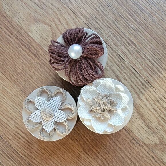 Set of 3 Rose Scented Black Metal 4 oz. Candle Tins - New - Picture 1 of 3